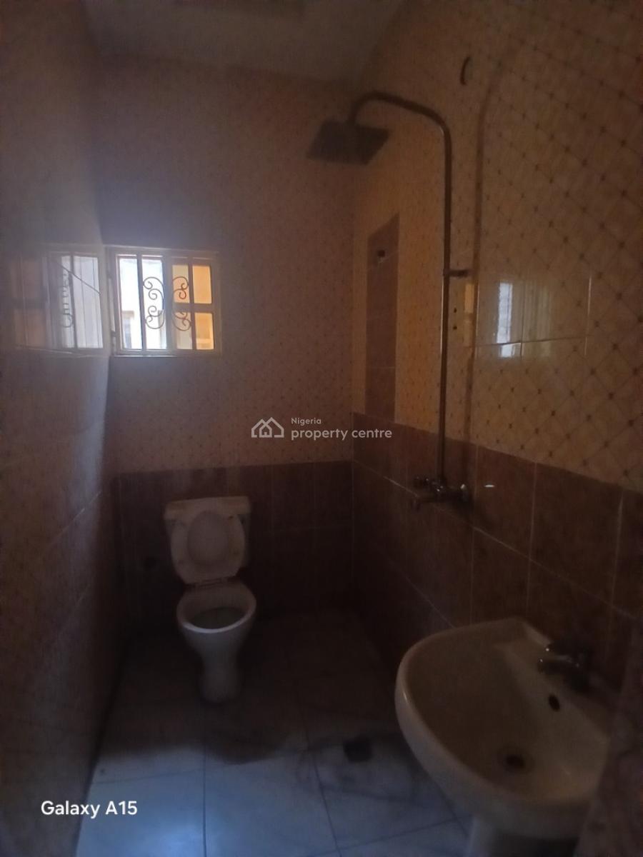 Well Bult 2 Bedrooms Flat, By American International School, Durumi, Abuja, Flat / Apartment for Rent