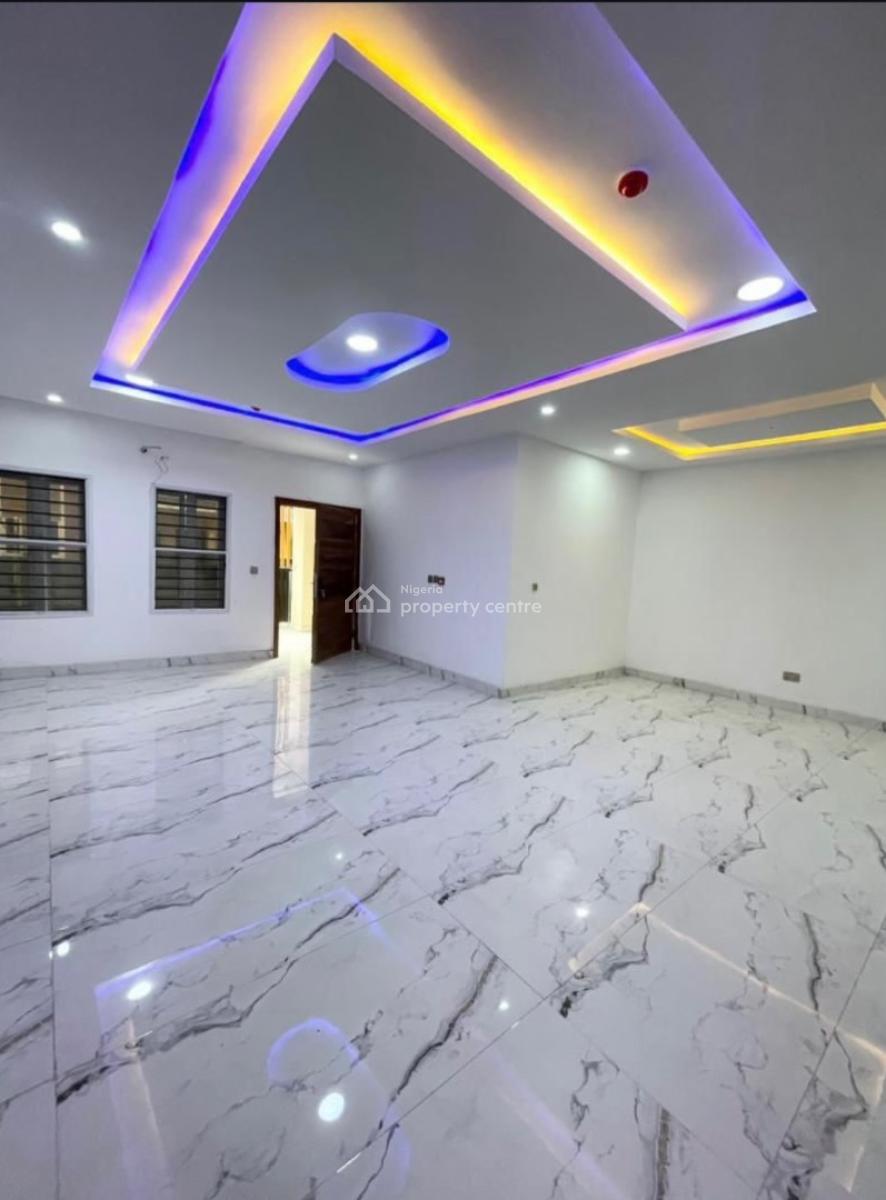 Deluxe 2 Bedroom Apartment with Bq in a Secure Location, Off Freedom Way, Lekki Phase 1, Lekki, Lagos, Flat / Apartment for Rent