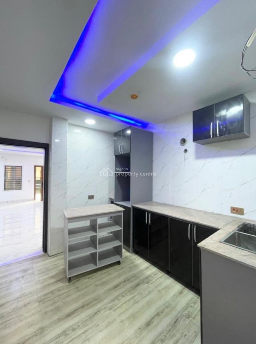 Deluxe 2 Bedroom Apartment with Bq in a Secure Location, Off Freedom Way, Lekki Phase 1, Lekki, Lagos, Flat / Apartment for Rent