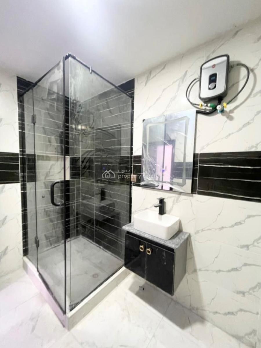 Deluxe 2 Bedroom Apartment with Bq in a Secure Location, Off Freedom Way, Lekki Phase 1, Lekki, Lagos, Flat / Apartment for Rent