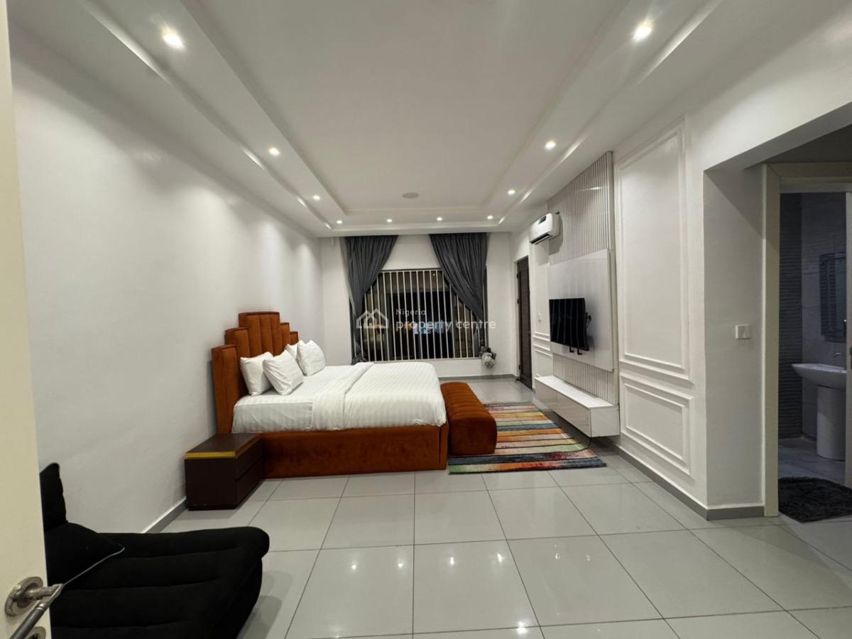 4 Bedroom Waterfront Apartment with Bq, Lekki Phase 1, Lekki, Lagos, Flat / Apartment for Rent
