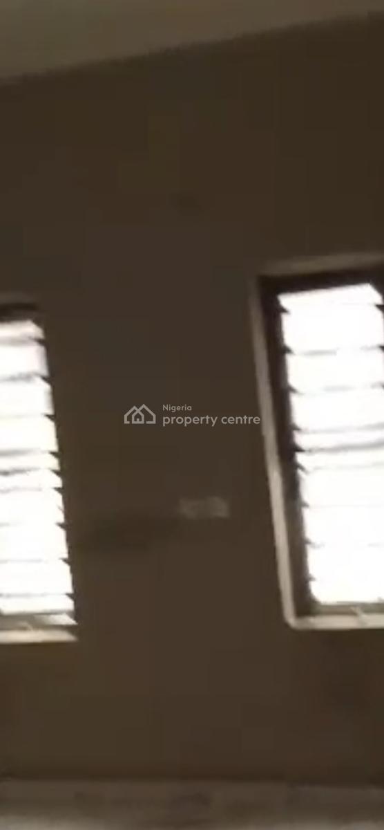 Two Bedrooms Flat, Ebute Metta East, Yaba, Lagos, Flat / Apartment for Rent