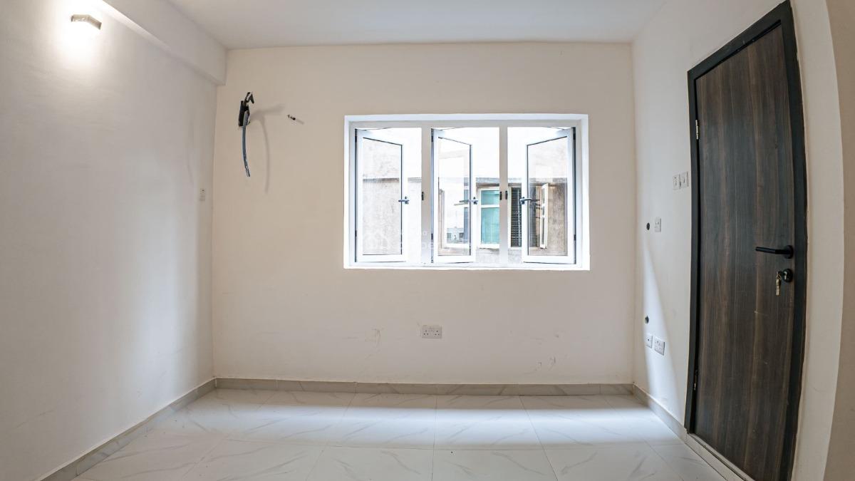 Well-maintained 3-bedroom Apartment, Bishop Street, Ojuelegba,, Ojuelegba, Surulere, Lagos, Flat / Apartment for Sale