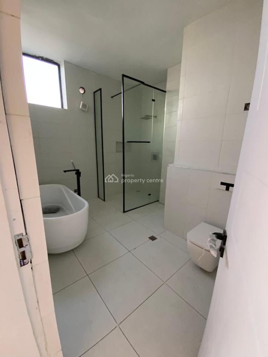 4 Bedroom Masionette with Bq & Private Compound, Lekki Phase 1, Lekki, Lagos, Terraced Duplex for Rent