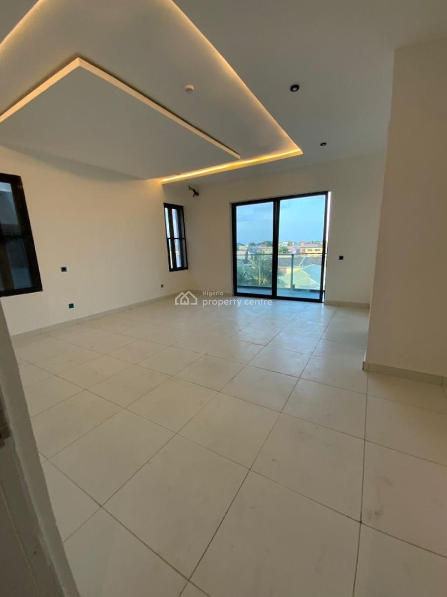 4 Bedroom Masionette with Bq & Private Compound, Lekki Phase 1, Lekki, Lagos, Terraced Duplex for Rent