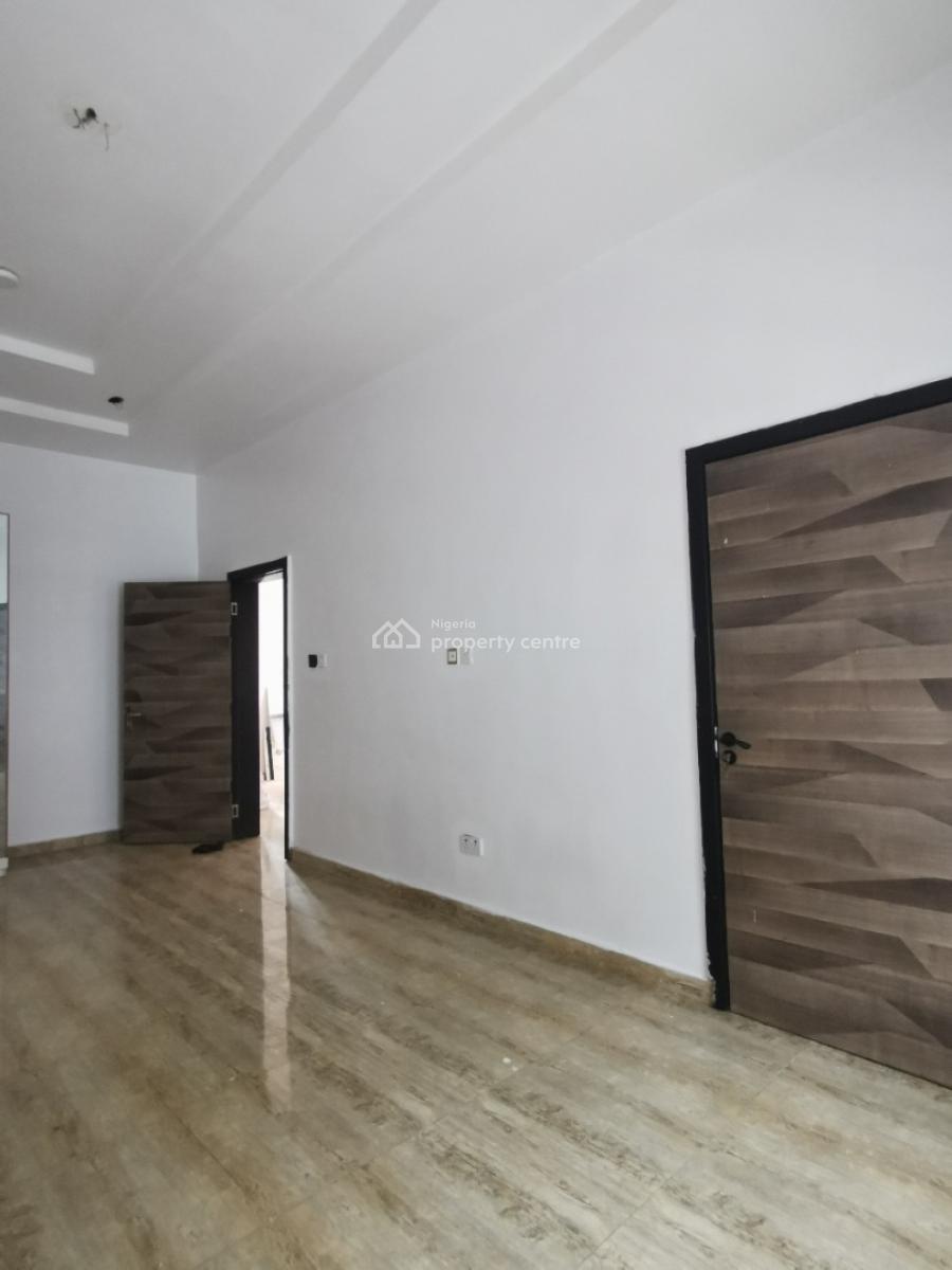 Spacious Room in a Shared Apartment Upstairs, Roxbury Estate, Opposite Vgc, Ikota Lekki Lagos, Ikota, Lekki, Lagos, Self Contain (single Rooms) for Rent