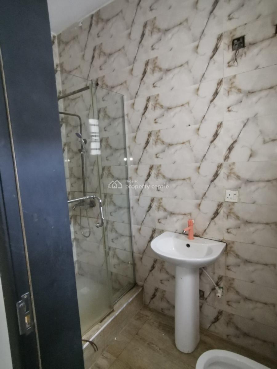 Spacious Room in a Shared Apartment Upstairs, Roxbury Estate, Opposite Vgc, Ikota Lekki Lagos, Ikota, Lekki, Lagos, Self Contain (single Rooms) for Rent