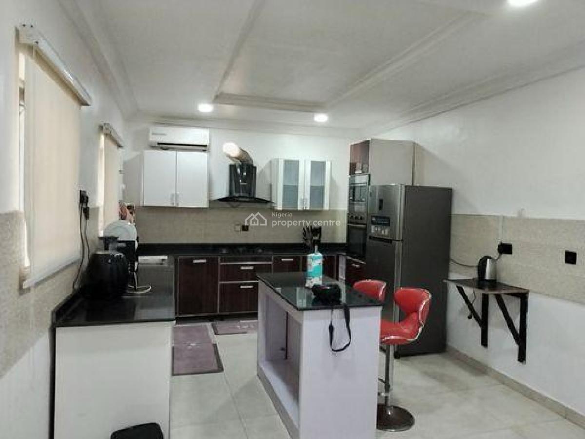 a Neatly and Massively Built 3 Bedroom Terrace, Osapa, Lekki, Lagos, Terraced Duplex for Rent