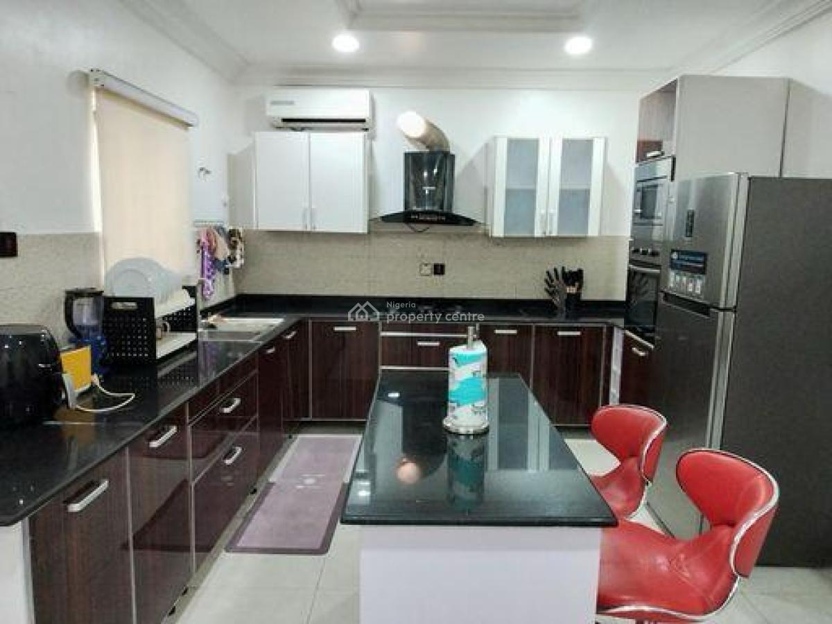a Neatly and Massively Built 3 Bedroom Terrace, Osapa, Lekki, Lagos, Terraced Duplex for Rent