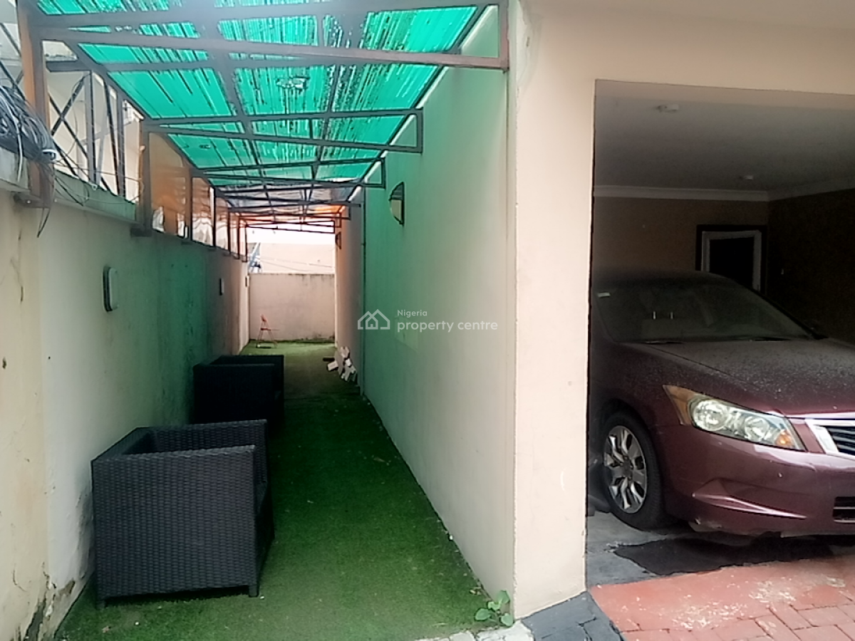 a Neatly and Massively Built 3 Bedroom Terrace, Osapa, Lekki, Lagos, Terraced Duplex for Rent