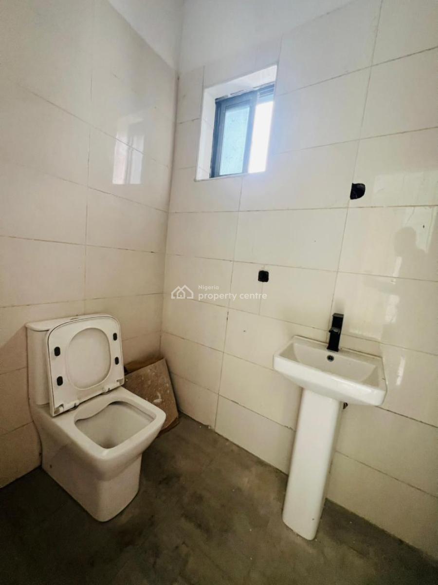 Well Built 2 Bedroom Apartment, Ilasan, Lekki, Lagos, Flat / Apartment for Rent