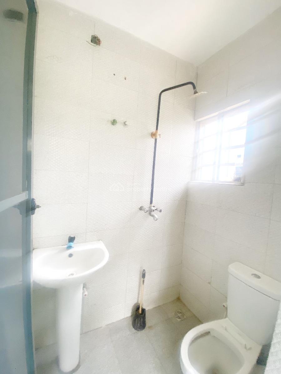 Luxury 2 Bedroom Flat, Gra Phase 1, Magodo, Lagos, Flat / Apartment for Rent