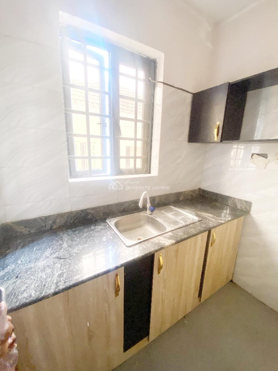 Luxury 2 Bedroom Flat, Omole Phase 2, Ikeja, Lagos, Flat / Apartment for Rent