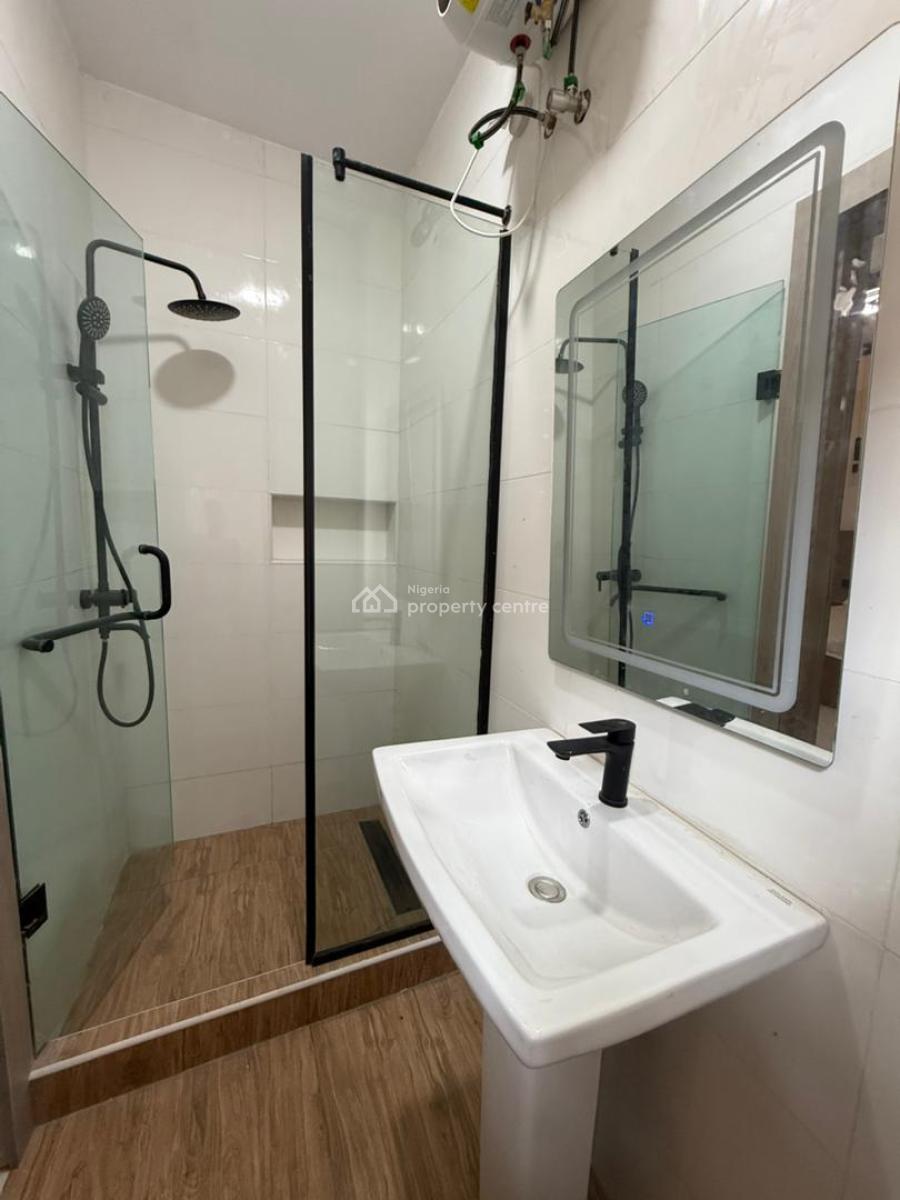 2 Bedroom Apartment, Lekki Phase 1, Lekki, Lagos, Block of Flats for Sale