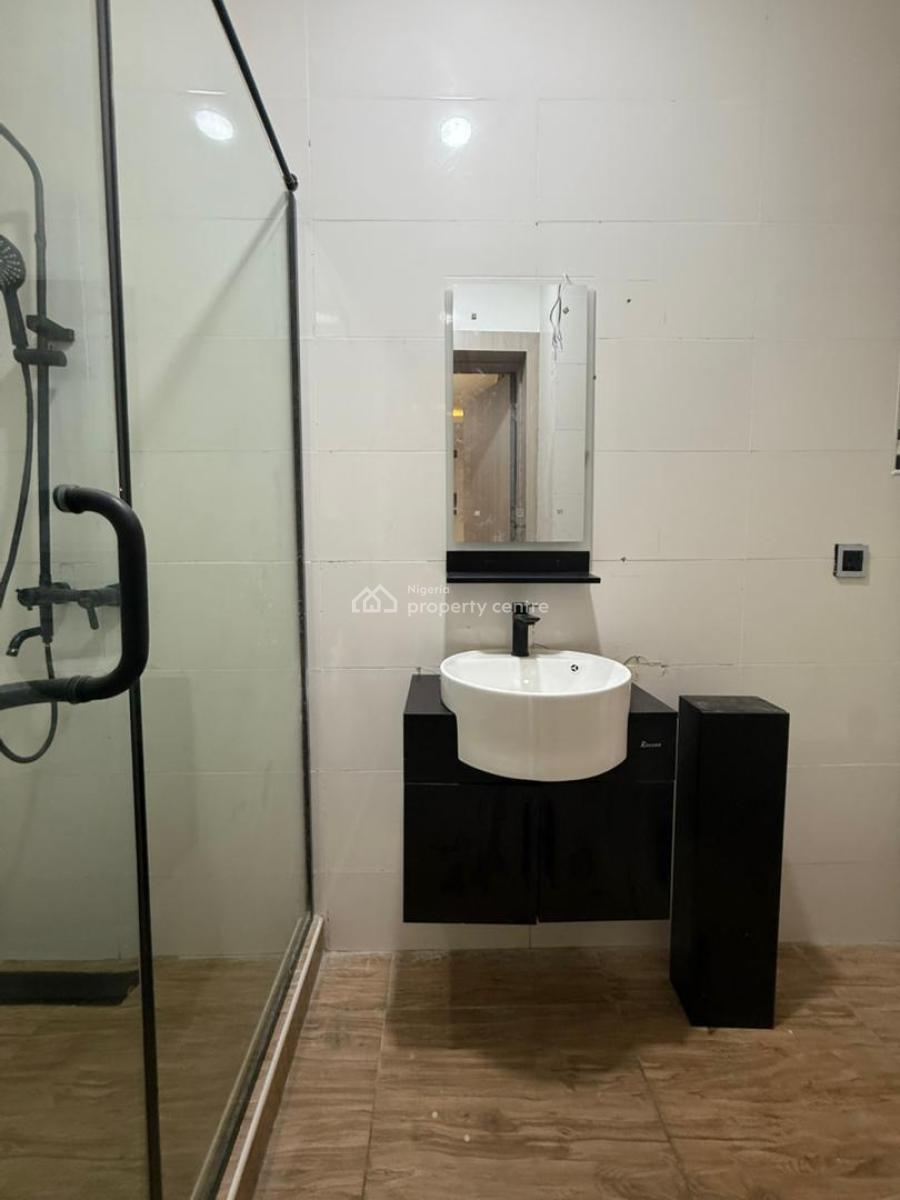 2 Bedroom Apartment, Lekki Phase 1, Lekki, Lagos, Block of Flats for Sale