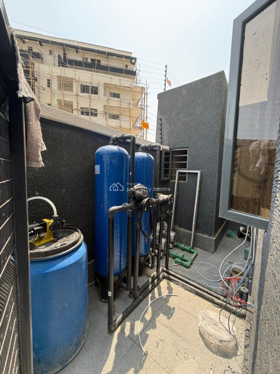 1 Bedroom Apartment, Lekki Phase 1, Lekki, Lagos, Block of Flats for Sale