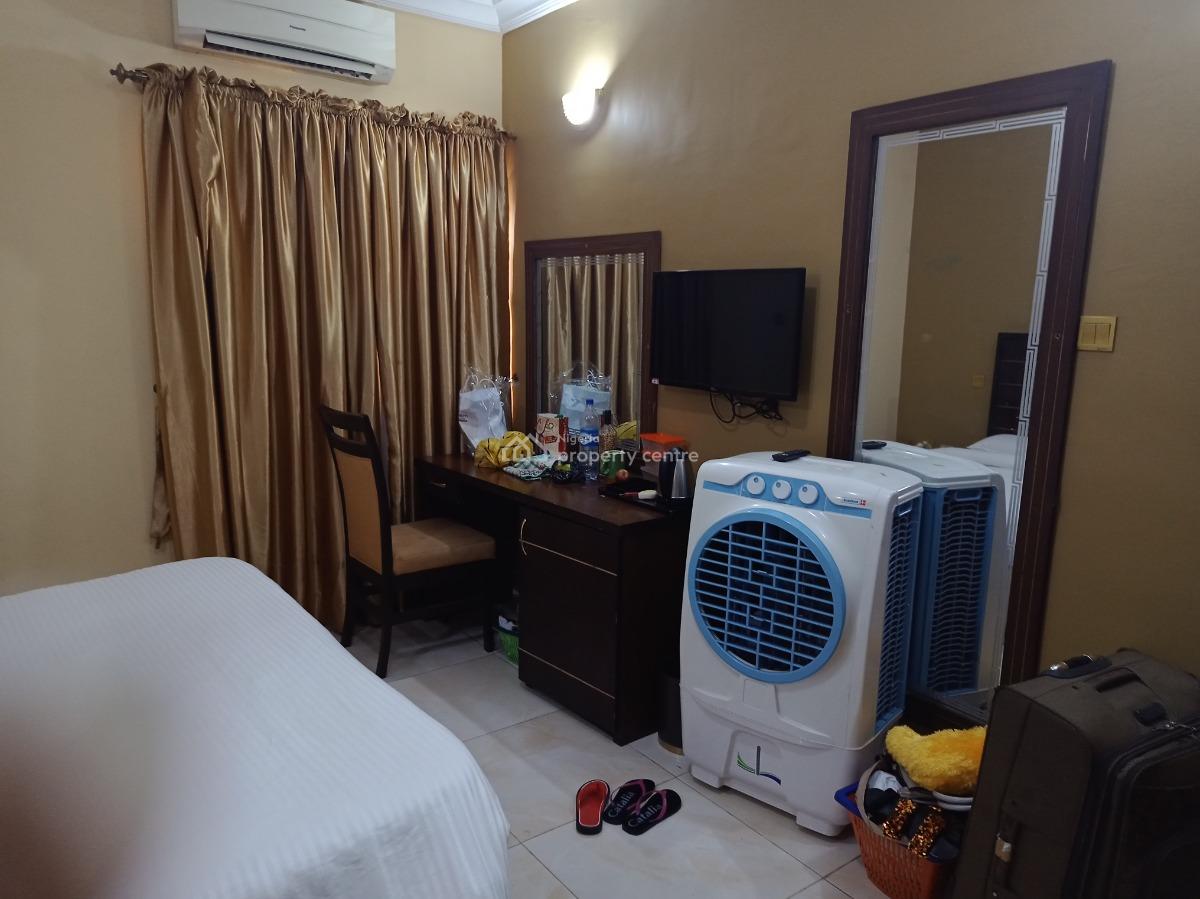 Luxury Serviced and Furnished 3 Bedroom Apartment with Swimming Pool, Anthony, Maryland, Lagos, Flat / Apartment for Rent