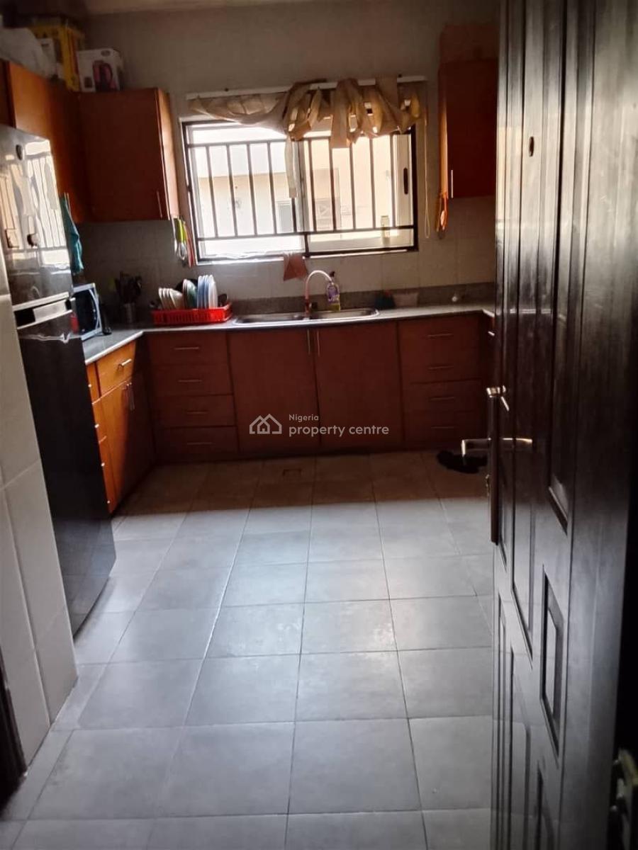3 Bedroom Apartment with Bq, Lekki Phase 1, Lekki, Lagos, Flat / Apartment for Rent
