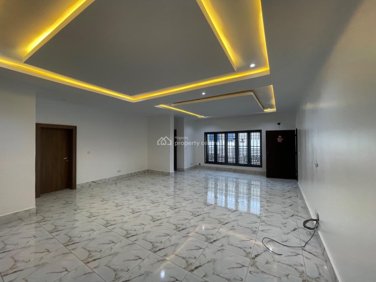 Luxury and Spacious Three Bedrooms with Bq, Wuye Dakibiu Abuja., Wuye, Abuja, Flat / Apartment for Rent