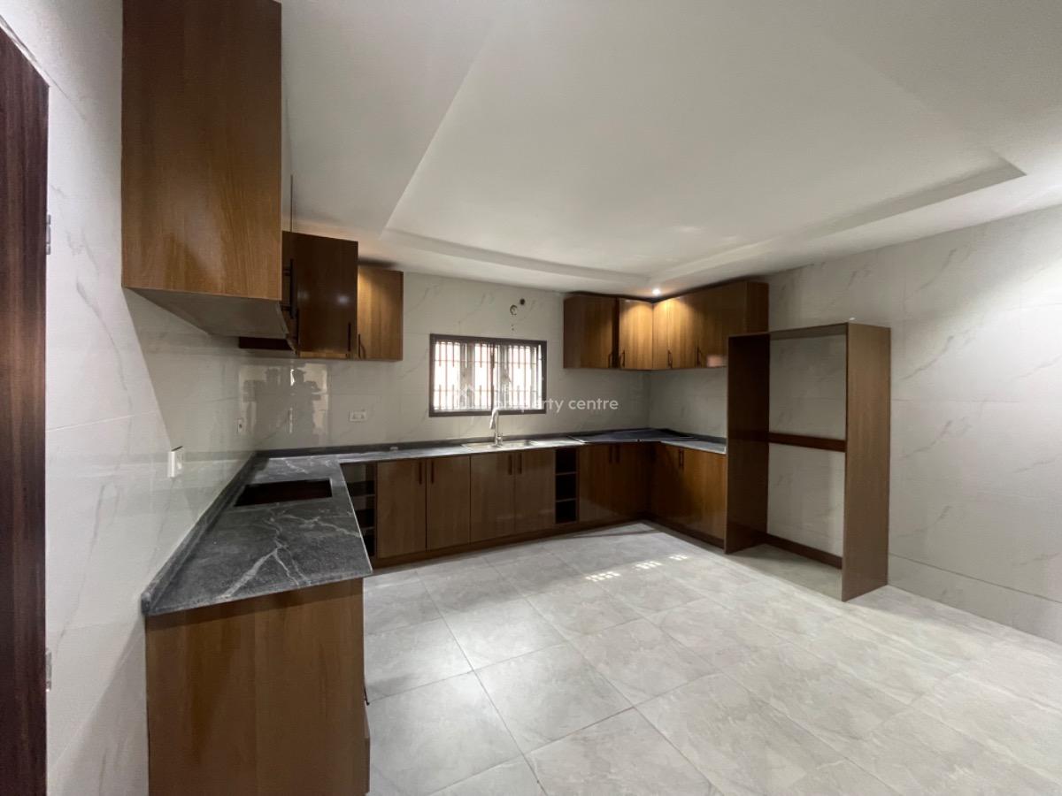 Luxury and Spacious Three Bedrooms with Bq, Wuye Dakibiu Abuja., Wuye, Abuja, Flat / Apartment for Rent
