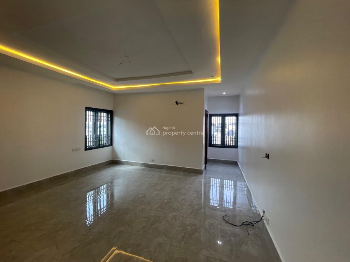 Luxury and Spacious Three Bedrooms with Bq, Wuye Dakibiu Abuja., Wuye, Abuja, Flat / Apartment for Rent