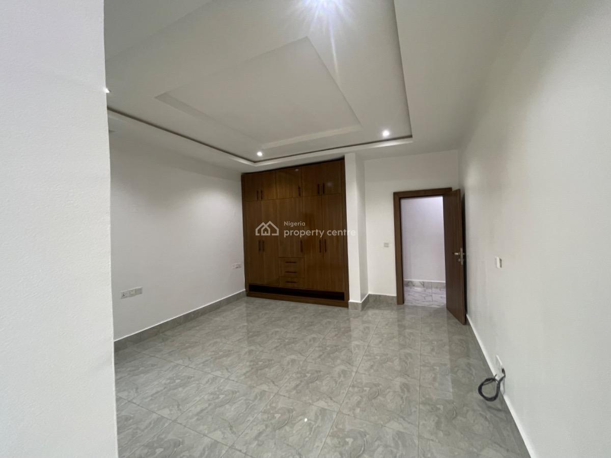 Luxury and Spacious Three Bedrooms with Bq, Wuye Dakibiu Abuja., Wuye, Abuja, Flat / Apartment for Rent