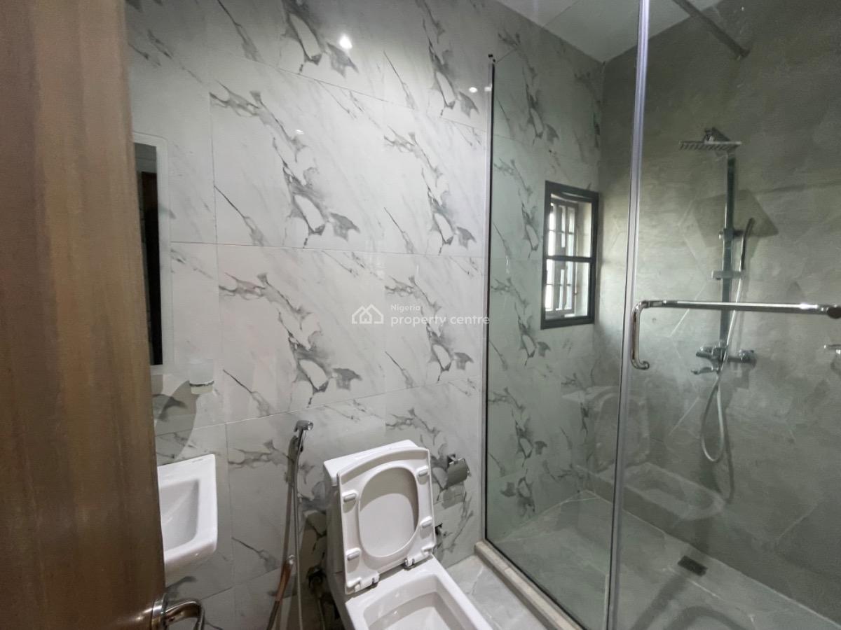 Luxury and Spacious Three Bedrooms with Bq, Wuye Dakibiu Abuja., Wuye, Abuja, Flat / Apartment for Rent