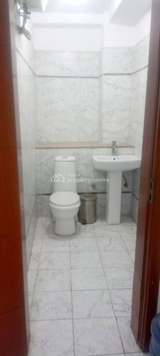2 Bedroom Flat with Bq, Victoria Island, Victoria Island (vi), Lagos, Block of Flats for Sale