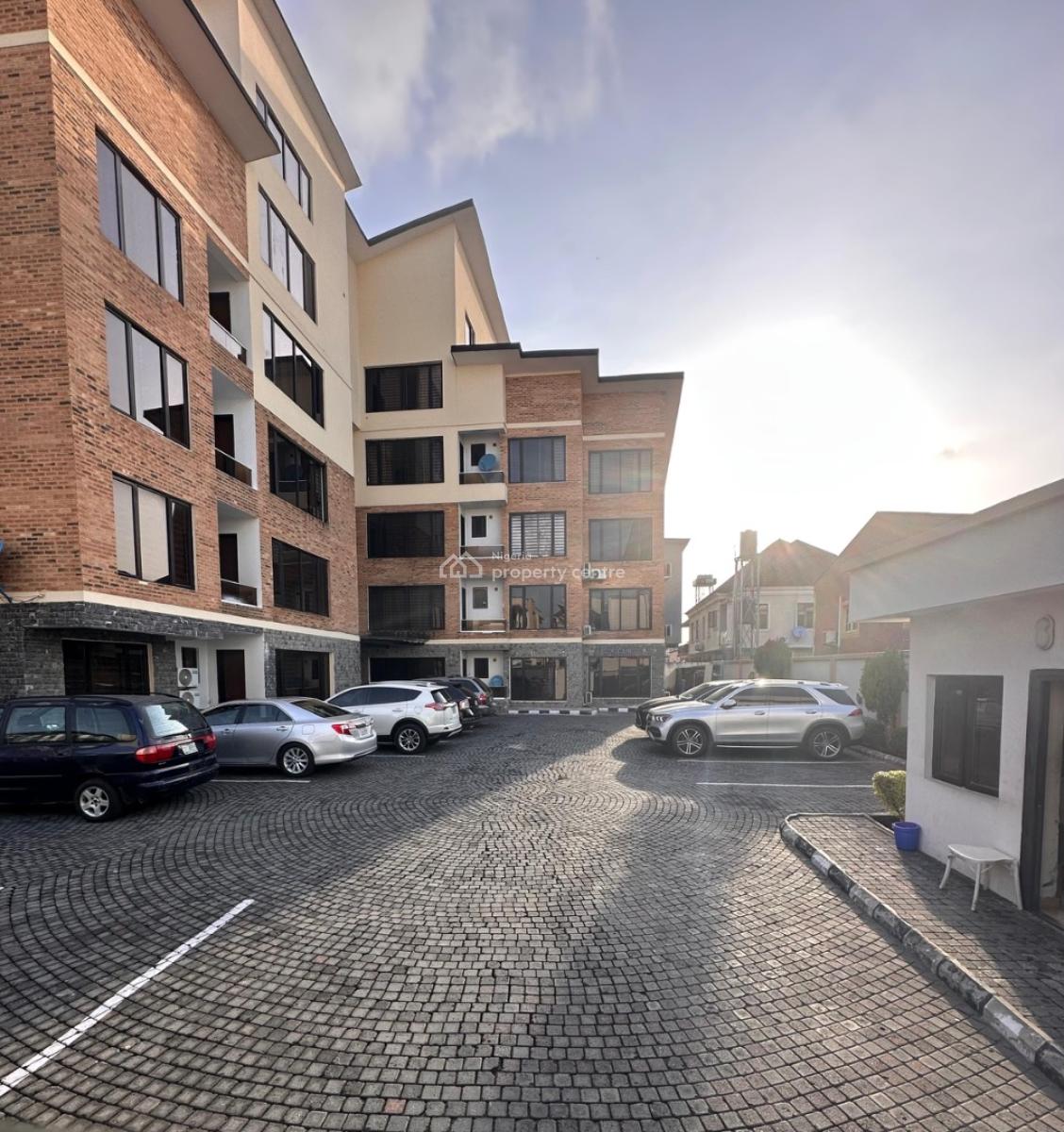 Serviced 4 Bedroom Penthouse on 3 Floors with 1 Room Bq, Lekki, Lagos, House for Rent