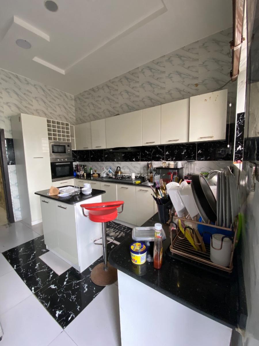 Furnished Mini Flat Upstairs Sharing Kitchen Only (no Mattress ), Orchid Road Dpkay Estate, Lekki, Lagos, Mini Flat (room and Parlour) for Rent