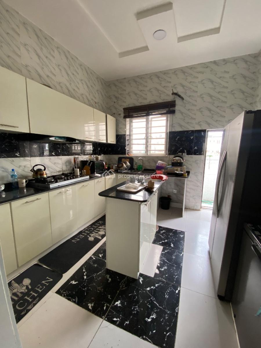 Furnished Mini Flat Upstairs Sharing Kitchen Only (no Mattress ), Orchid Road Dpkay Estate, Lekki, Lagos, Mini Flat (room and Parlour) for Rent
