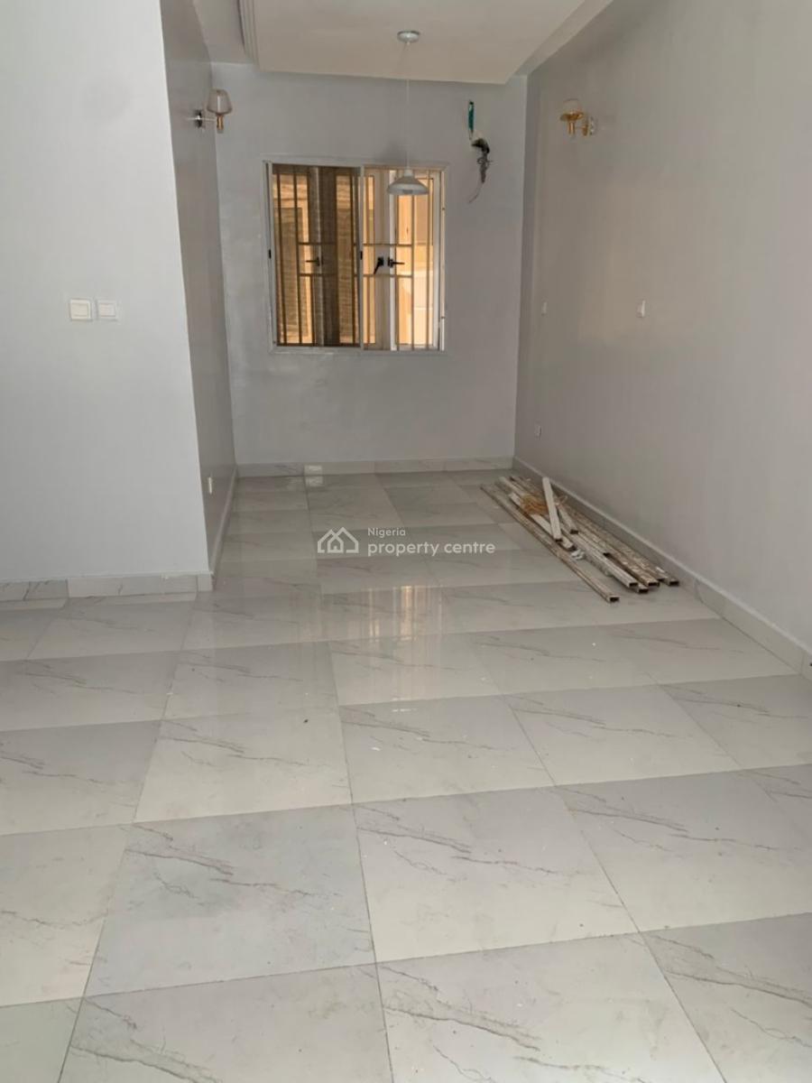 Massive Building Consist of 8 Units 2 Bedroom and 2 Units of 3 Bedroom Penthouse, Off Admiralty Way, Lekki Phase 1, Lekki, Lagos, House for Sale