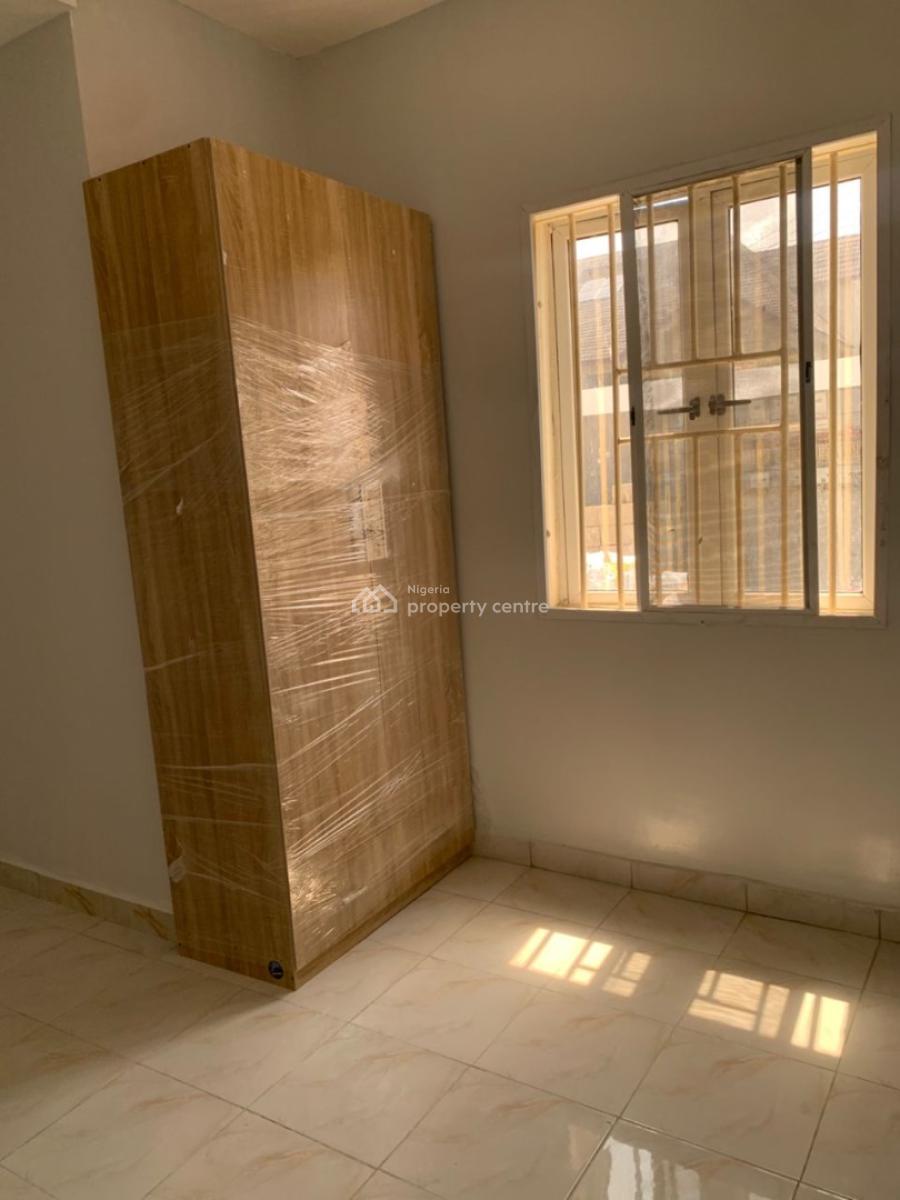 Massive Building Consist of 8 Units 2 Bedroom and 2 Units of 3 Bedroom Penthouse, Off Admiralty Way, Lekki Phase 1, Lekki, Lagos, House for Sale