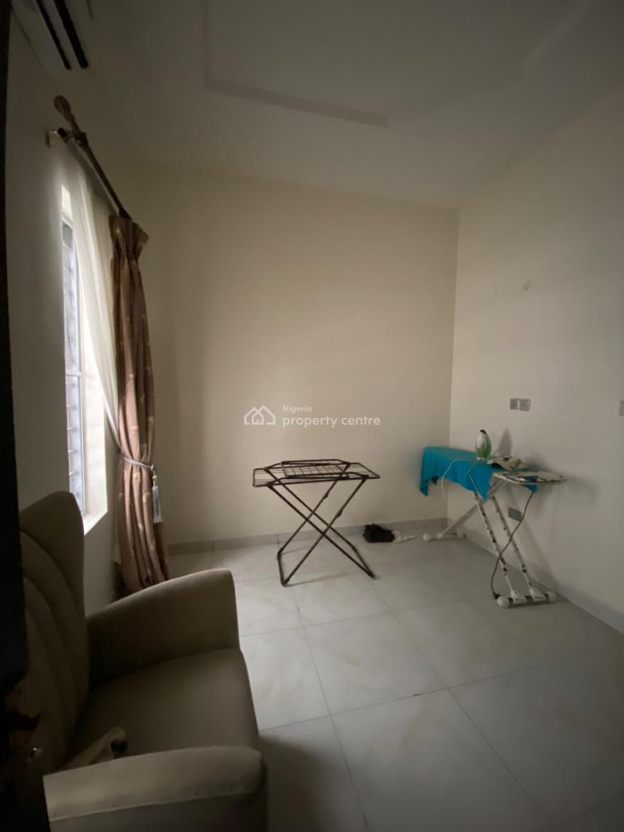 Room Downstairs Sharing Kitchen Comes with Ac, Orchid Road Dpkay Estate, Lekki, Lagos, Self Contain (single Rooms) for Rent