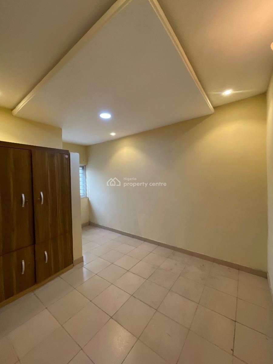Decent 2 Bedroom Upstair, Off Miyaki Street Iyana Oworo, Gbagada, Lagos, Flat / Apartment for Rent