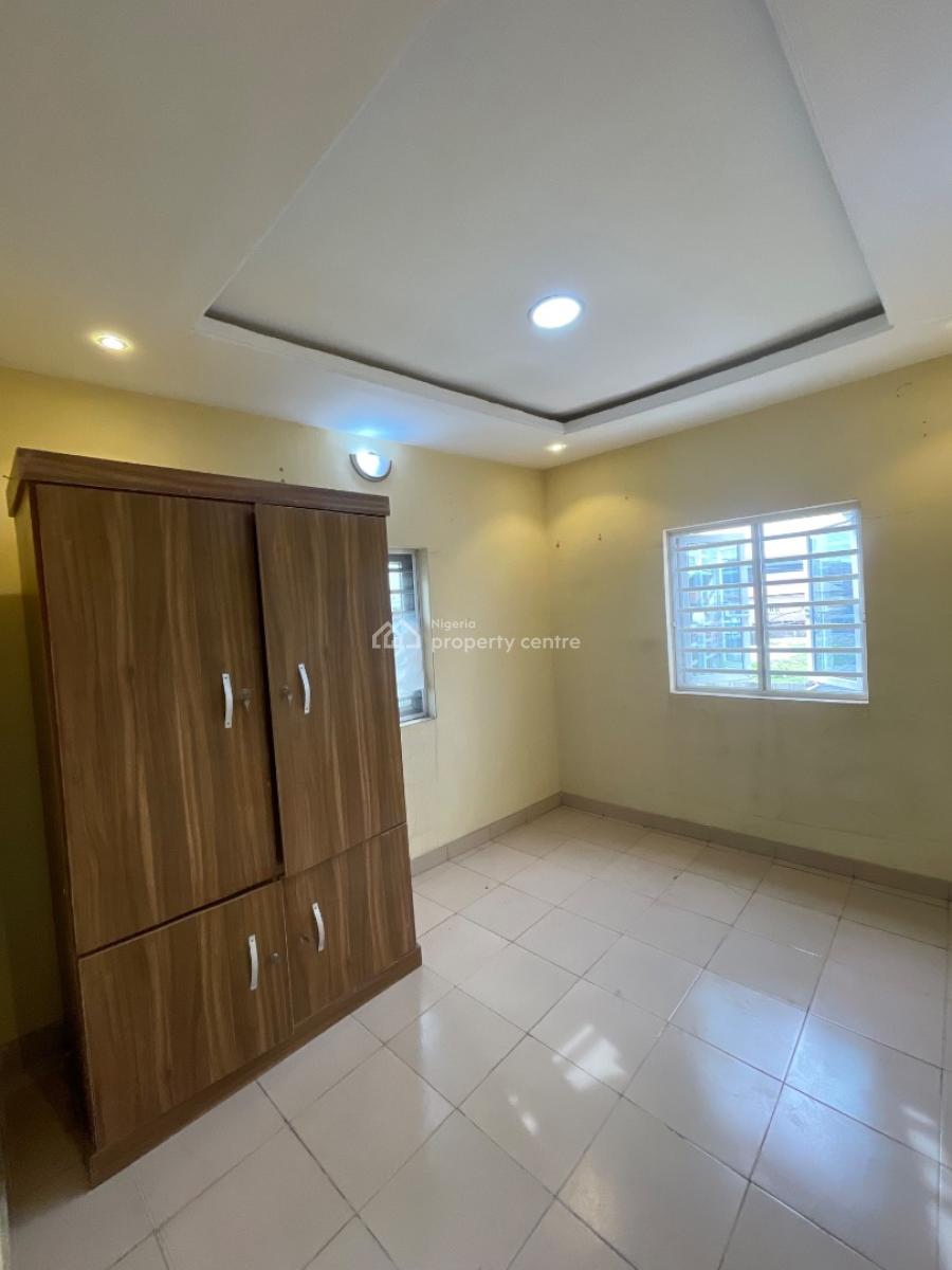 Decent 2 Bedroom Upstair, Off Miyaki Street Iyana Oworo, Gbagada, Lagos, Flat / Apartment for Rent