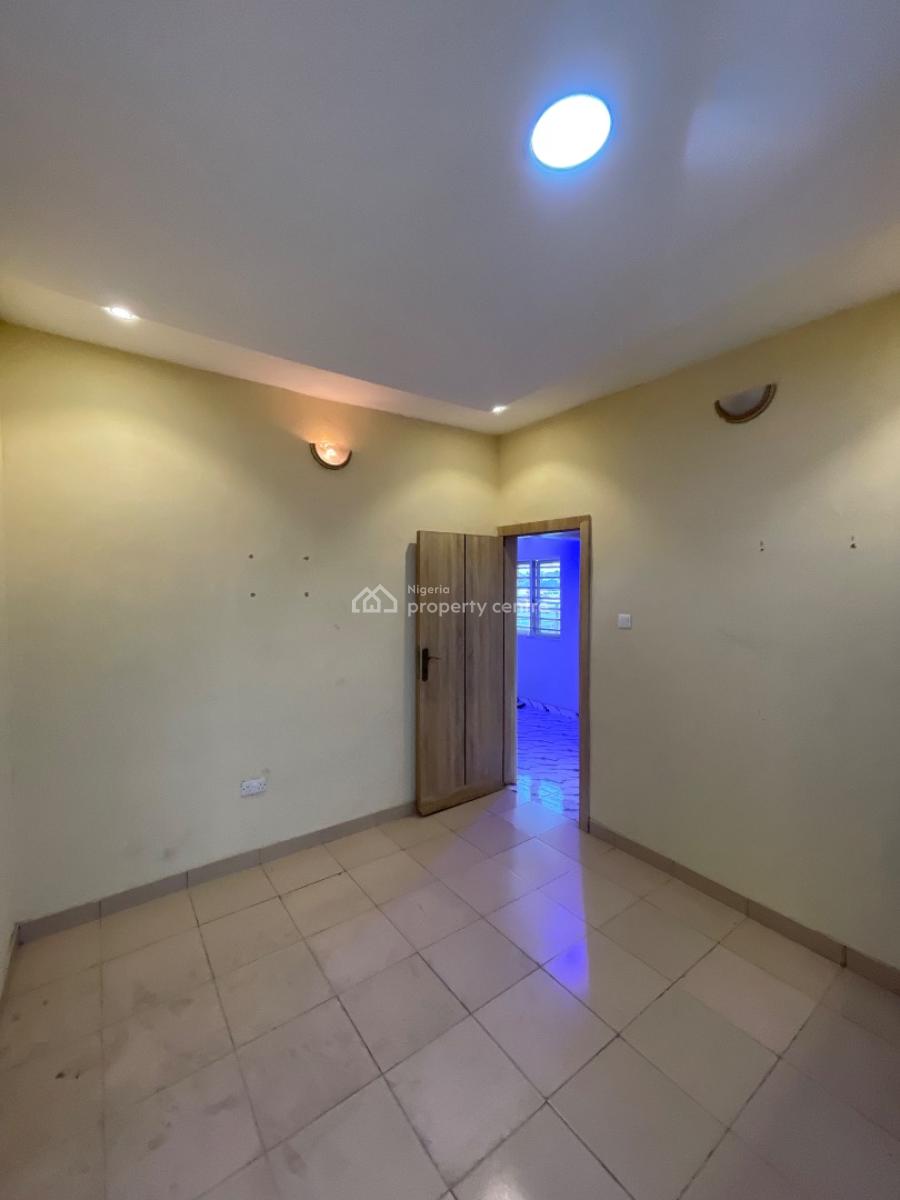 Decent 2 Bedroom Upstair, Off Miyaki Street Iyana Oworo, Gbagada, Lagos, Flat / Apartment for Rent