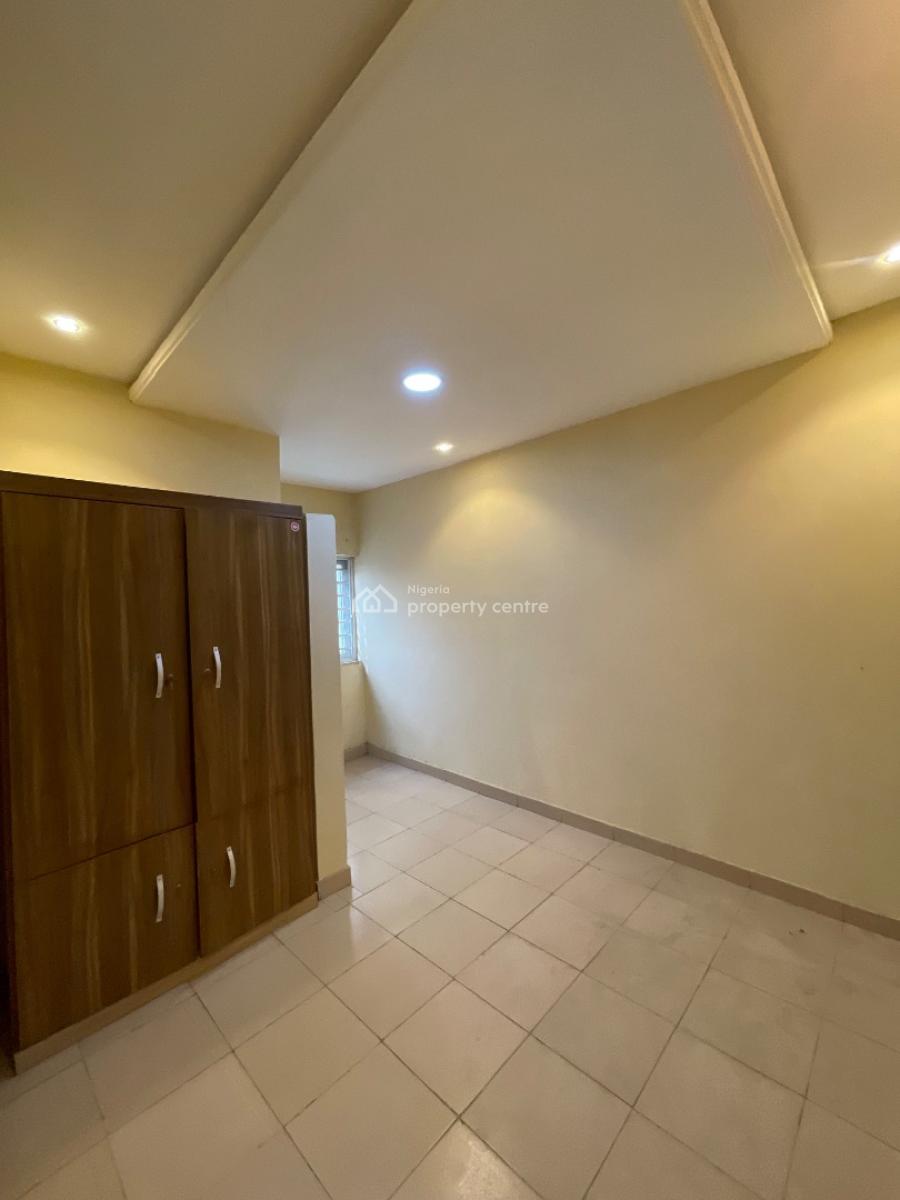 Decent 2 Bedroom Upstair, Off Miyaki Street Iyana Oworo, Gbagada, Lagos, Flat / Apartment for Rent