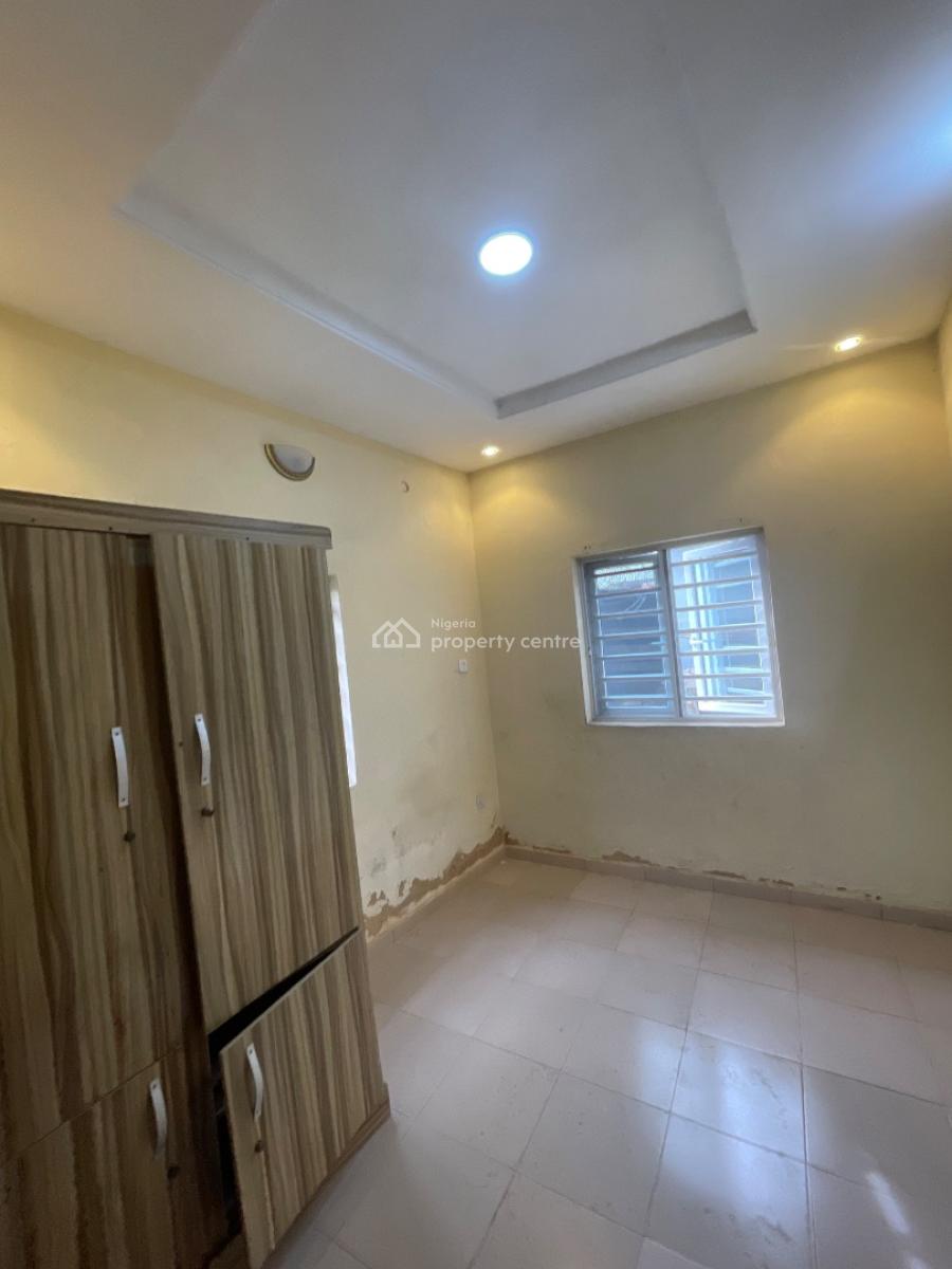 Decent 3 Bedroom Apartment, Off Miyaki Street Iyana Oworo, Gbagada, Lagos, Flat / Apartment for Rent