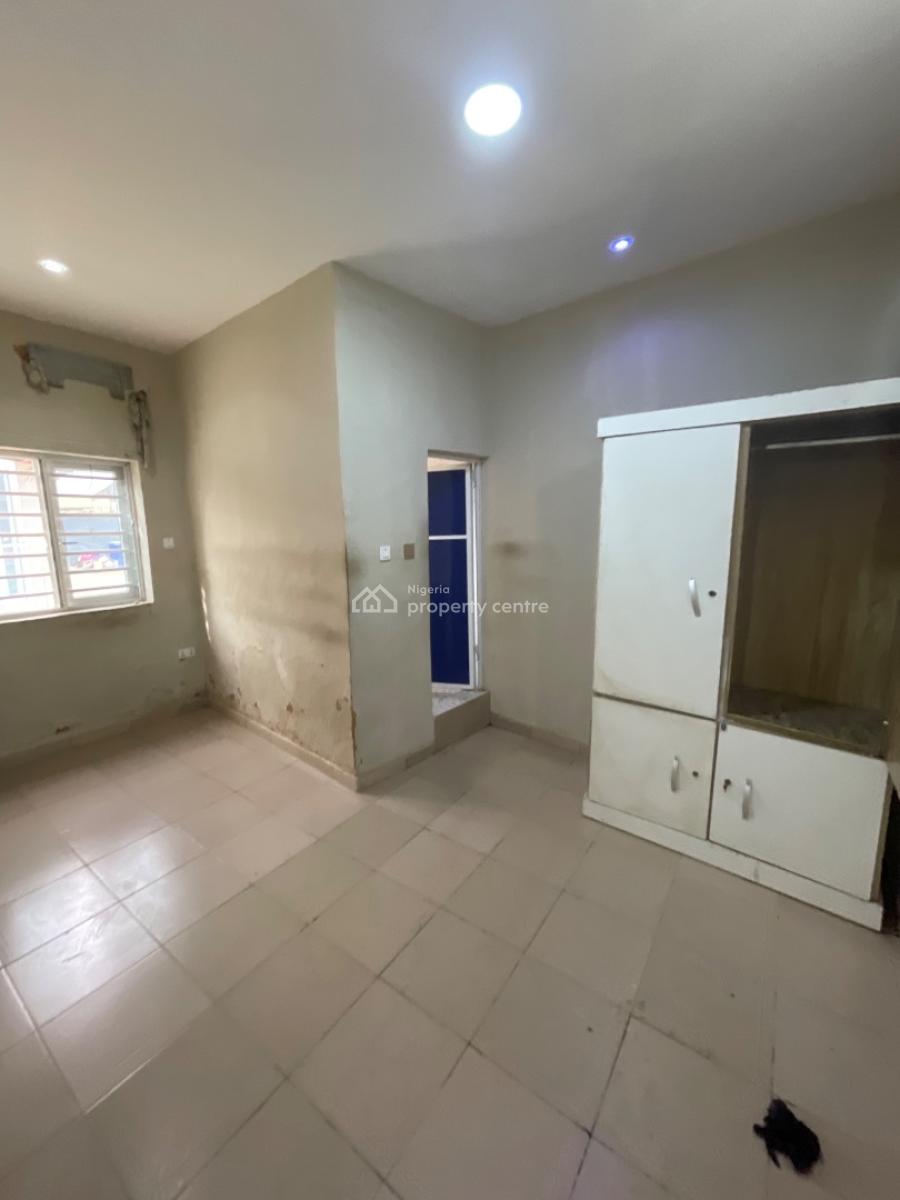 Decent 3 Bedroom Apartment, Off Miyaki Street Iyana Oworo, Gbagada, Lagos, Flat / Apartment for Rent