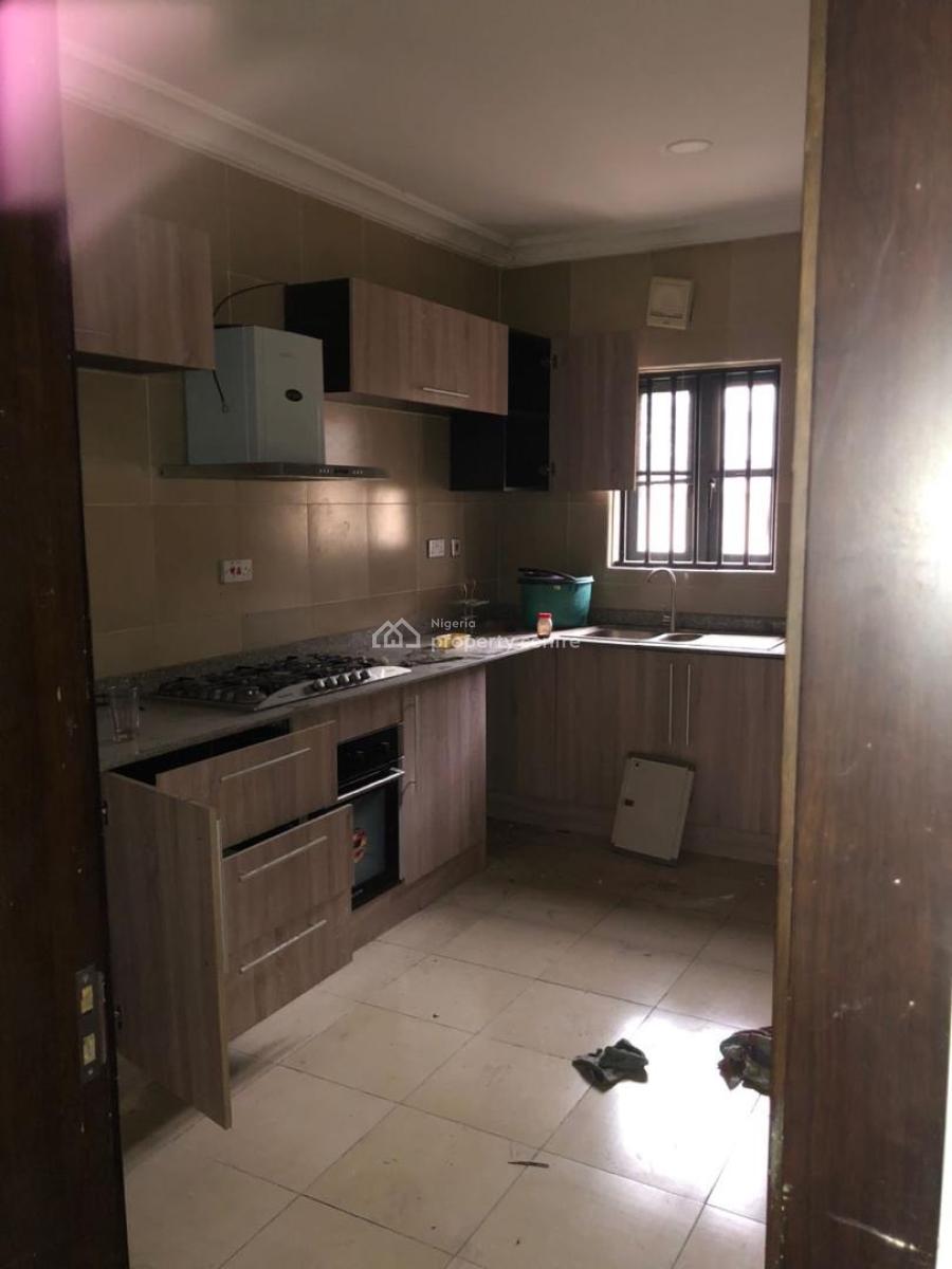 Luxury 4 Bedrooms, Chevron, Lekki, Lagos, Terraced Duplex for Sale