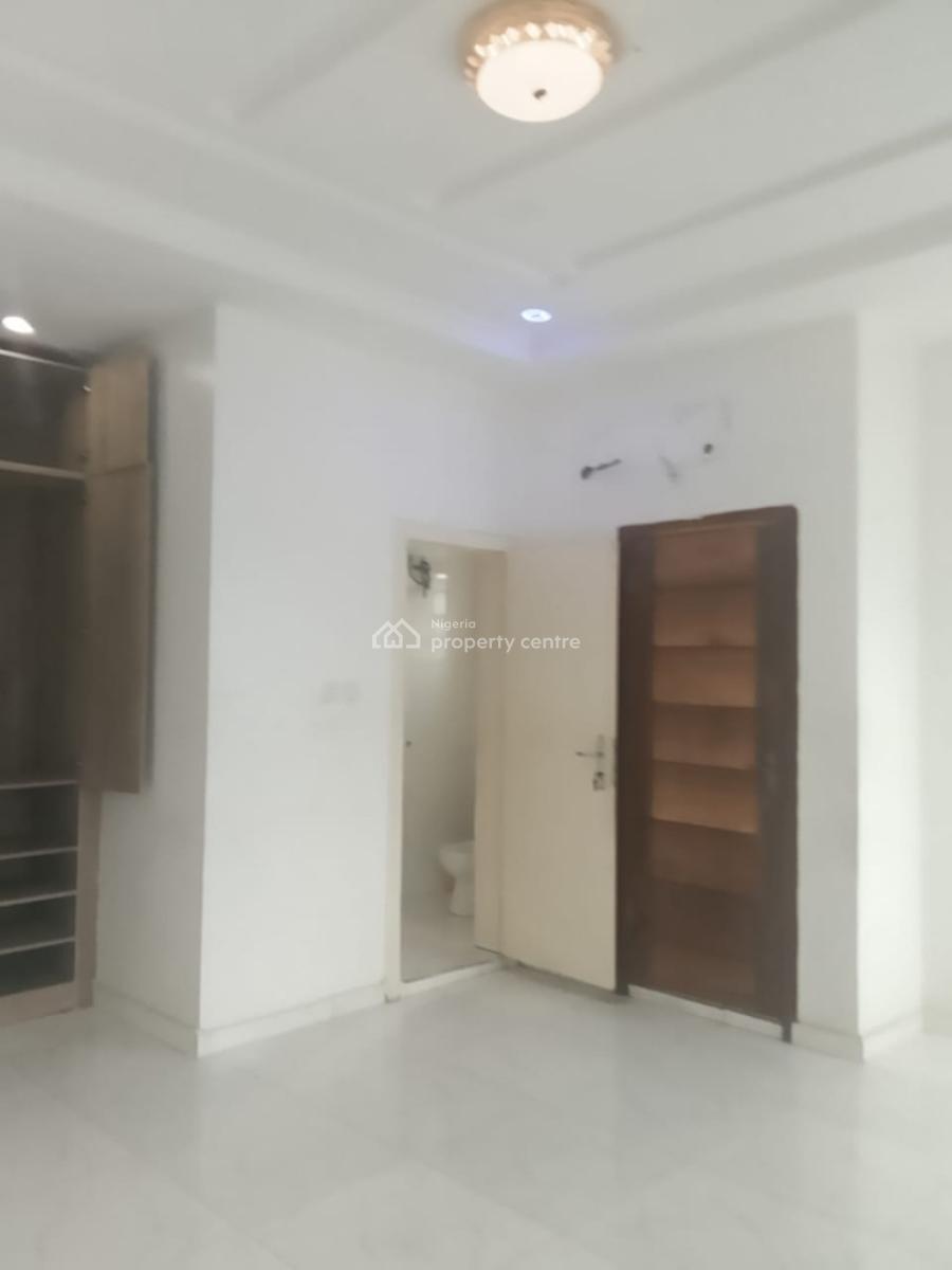 Neat 2bedroom Second Floor Bring Your Generator Secured Estate, Access Coded Estate, Lekki, Lagos, Flat / Apartment for Rent