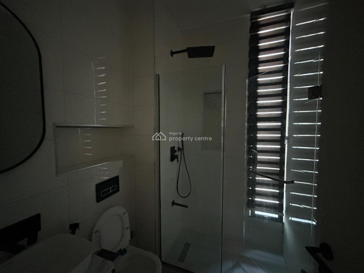 2 Bedrooms Ensuite with an Open Plan Kitchen, Off Saka Oluwa Street, Ologolo, Lekki, Lagos, Flat / Apartment for Rent