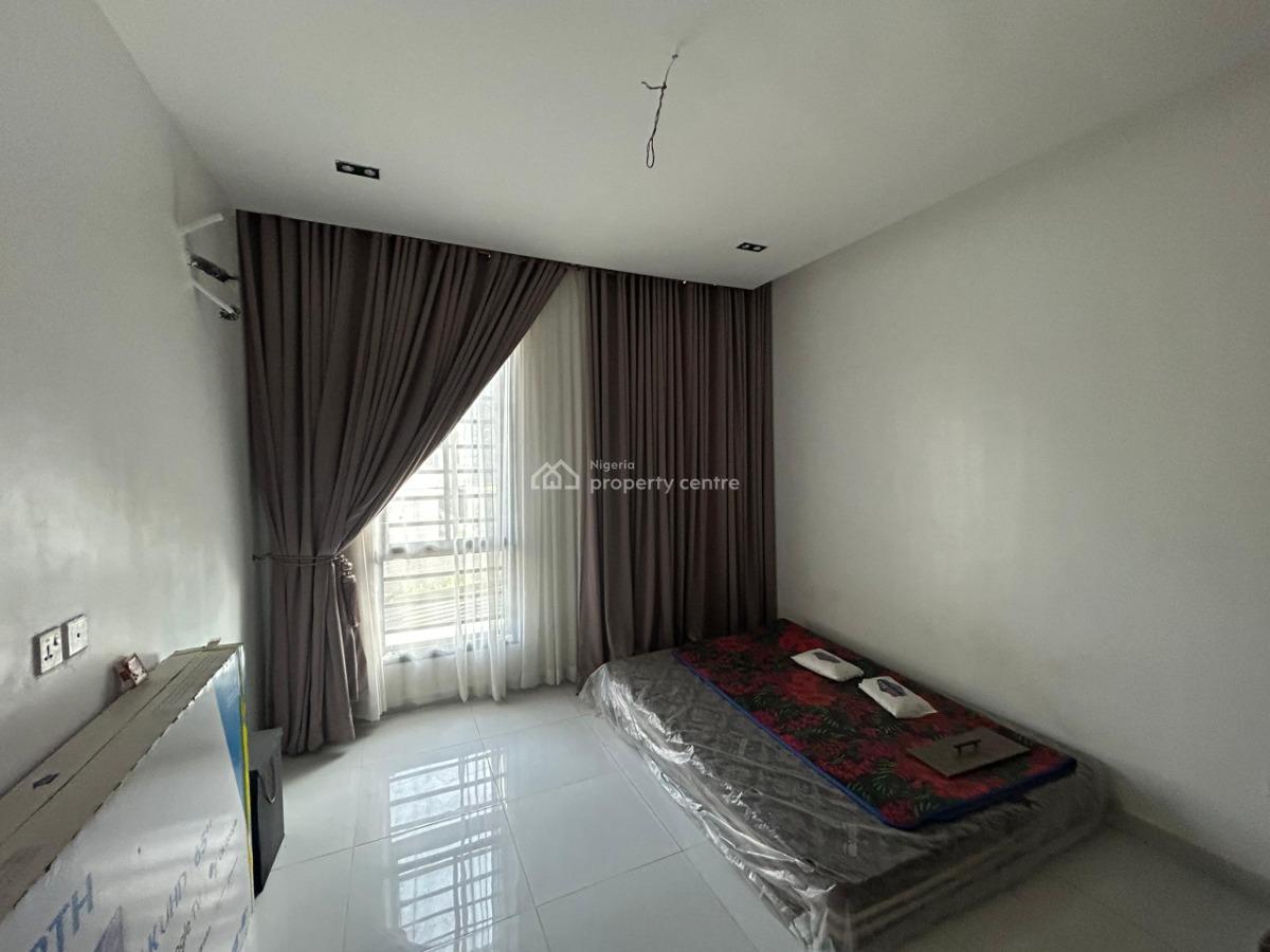 2 Bedrooms Ensuite with an Open Plan Kitchen, Off Saka Oluwa Street, Ologolo, Lekki, Lagos, Flat / Apartment for Rent