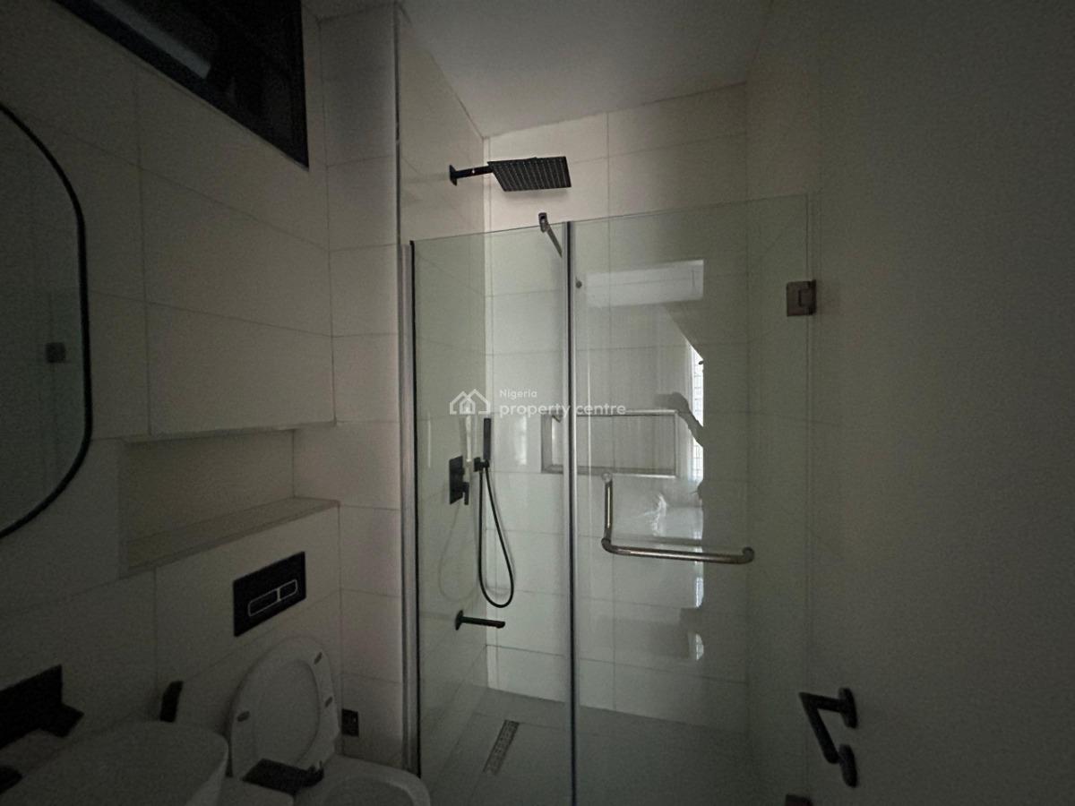 2 Bedrooms Ensuite with an Open Plan Kitchen, Off Saka Oluwa Street, Ologolo, Lekki, Lagos, Flat / Apartment for Rent