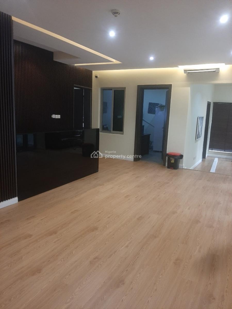 Serviced 3 Bedroom En-suite Flat with Fully Fitted Kitchen, Cooker, He, Lekki Phase 1, Lekki, Lagos, Flat / Apartment for Rent