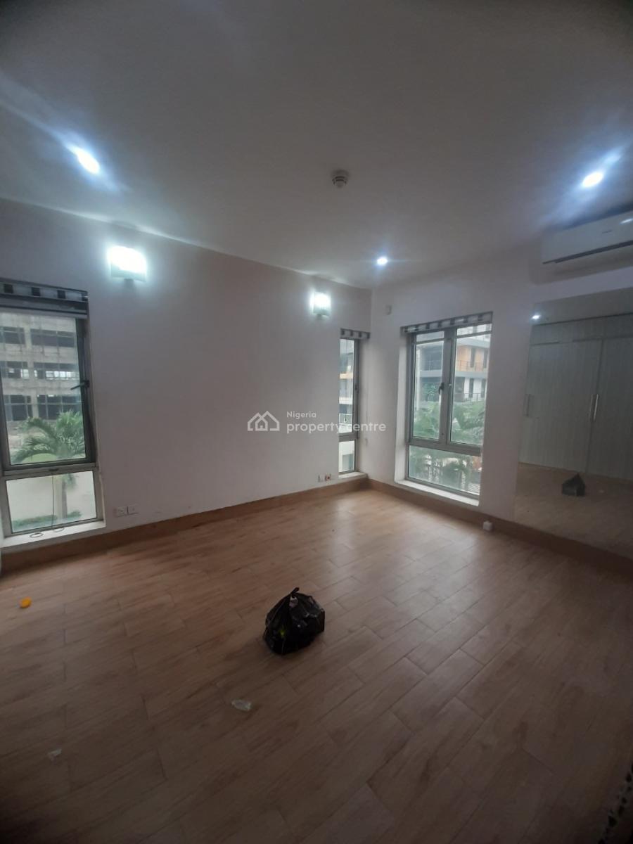Serviced 3 Bedroom En-suite Flat with Fully Fitted Kitchen, Cooker, He, Lekki Phase 1, Lekki, Lagos, Flat / Apartment for Rent