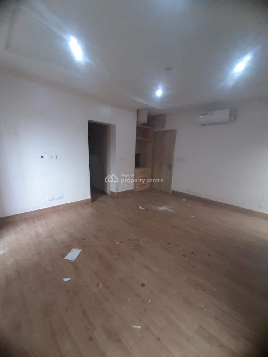 Serviced 3 Bedroom En-suite Flat with Fully Fitted Kitchen, Cooker, He, Lekki Phase 1, Lekki, Lagos, Flat / Apartment for Rent
