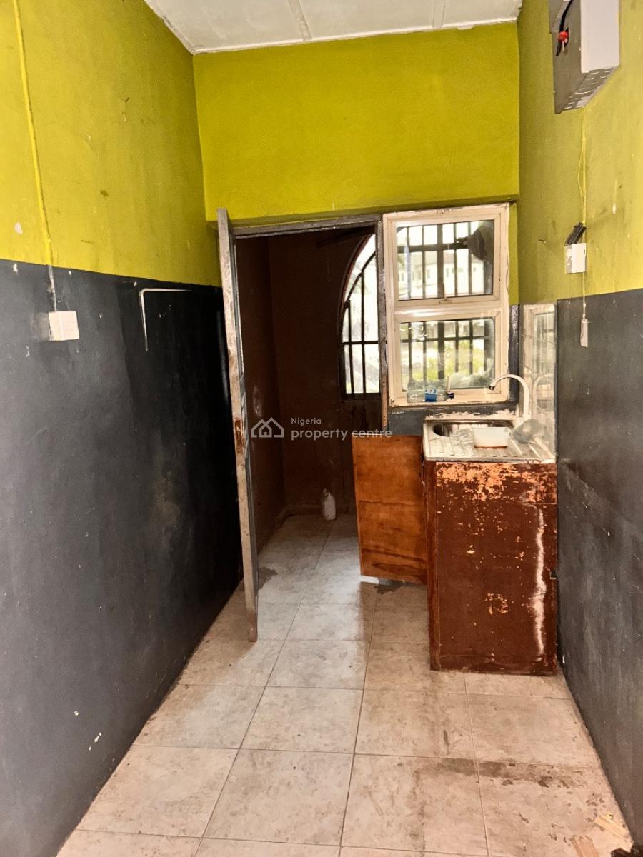 Very Decent 2bedroom Flat (upstairs), Off Ajibola Crescent, Alapere, Ketu, Lagos, Flat / Apartment for Rent