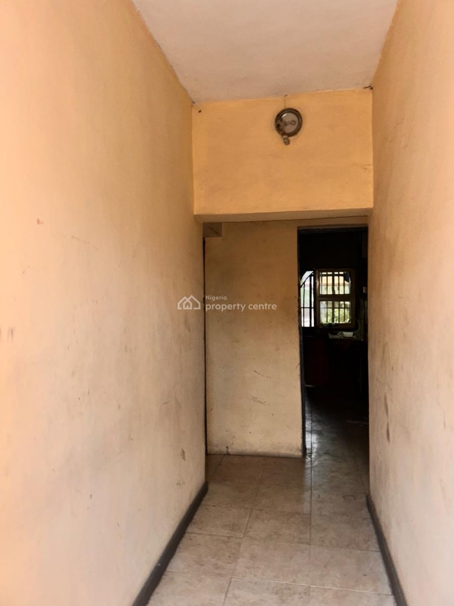 Very Decent 2bedroom Flat (upstairs), Off Ajibola Crescent, Alapere, Ketu, Lagos, Flat / Apartment for Rent